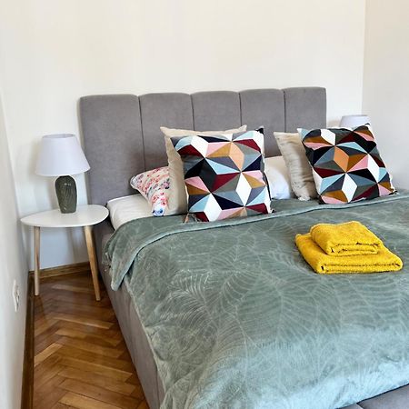 Apartamenty Centrum Warschau Buitenkant foto