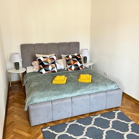 Apartamenty Centrum Warschau Buitenkant foto