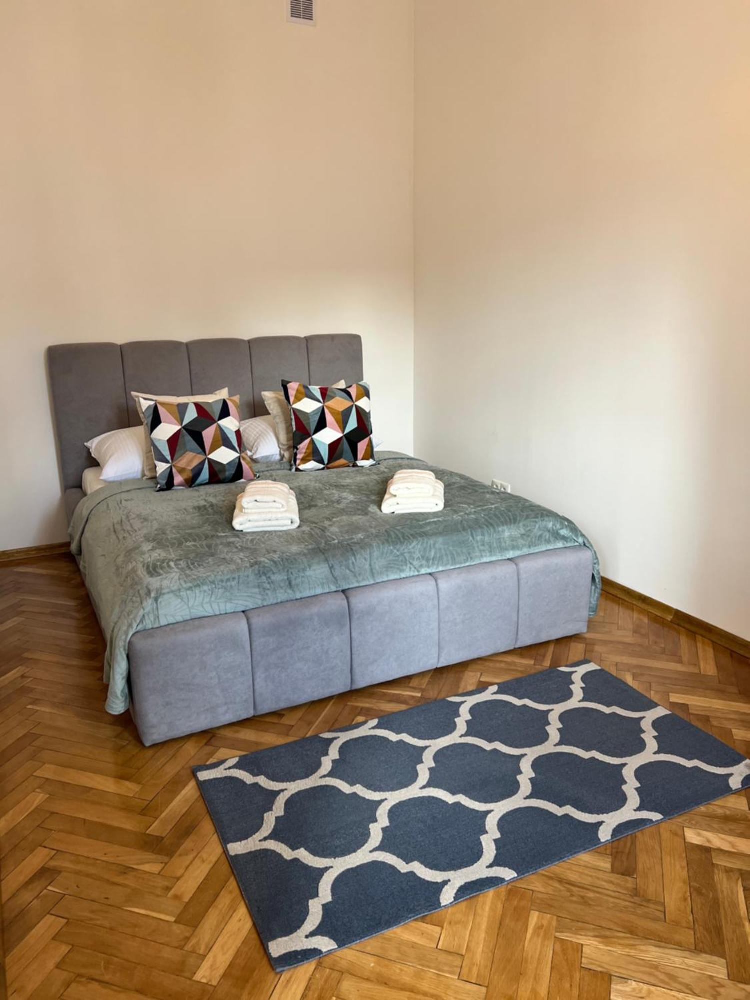 Apartamenty Centrum Warschau Buitenkant foto
