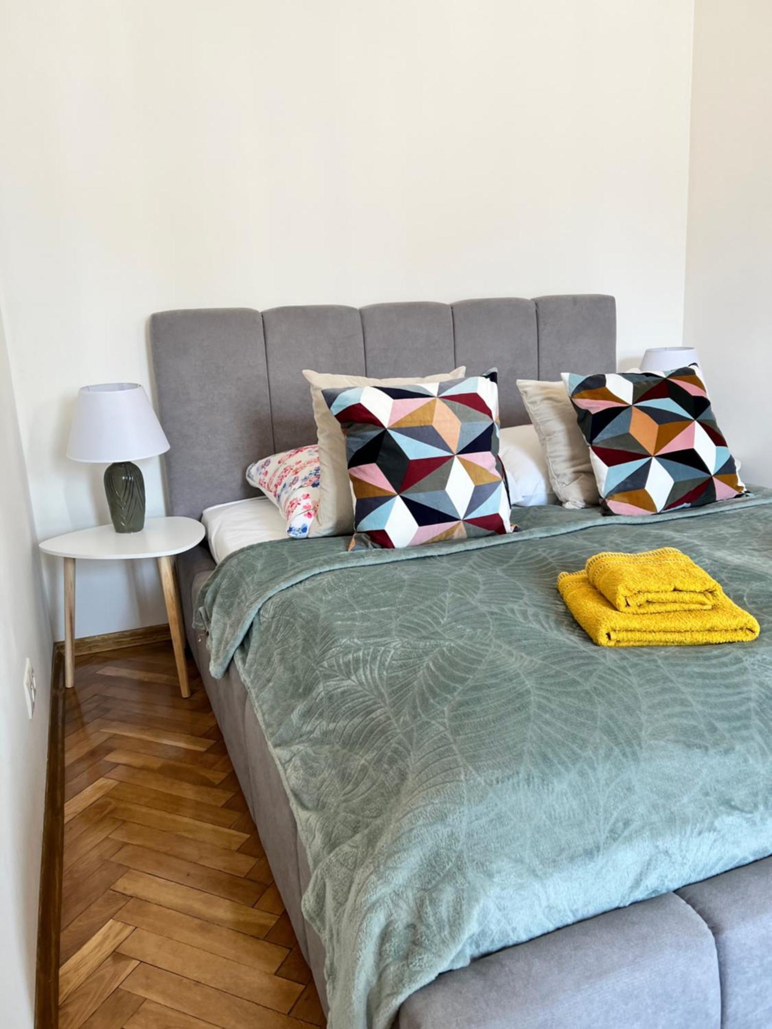 Apartamenty Centrum Warschau Buitenkant foto
